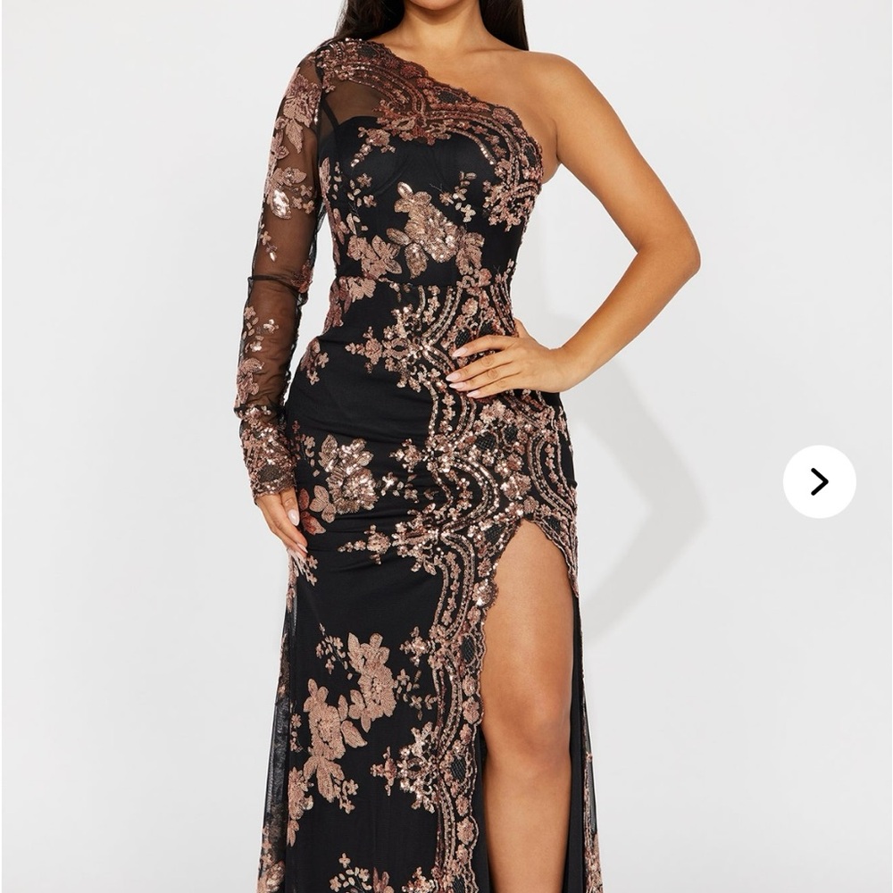 Fashion Nova Elegant Black and Gold Floral Evening Dress Size L